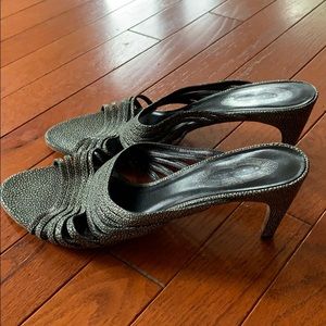Sandals on small heels